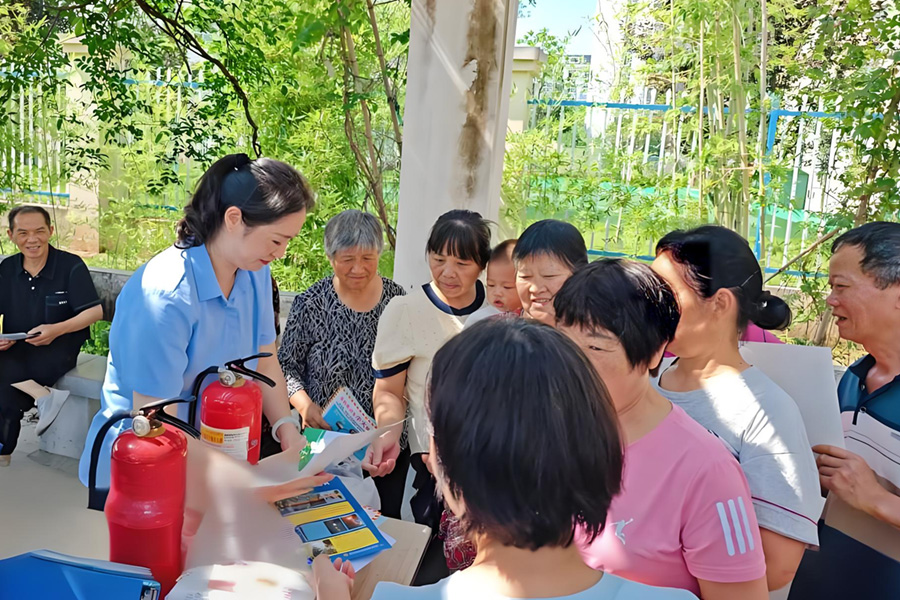筑牢安全防線！正誠智服“安全宣傳咨詢?nèi)铡?   活動守護萬家平安