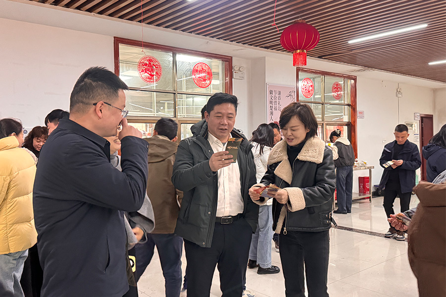 濃情元宵聚楚湘 食堂歡樂(lè)滿庭芳